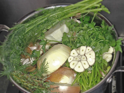 chicken Broth recipe photochicken broth, bone broth, live to 110, wendy myers, live to 110, paleo, modern paleo