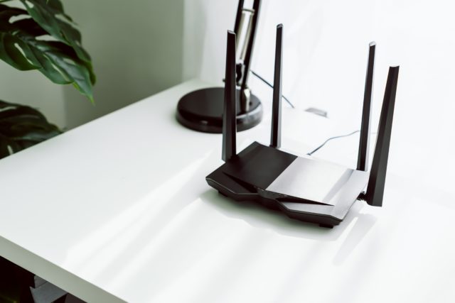 Wifi and broadband router